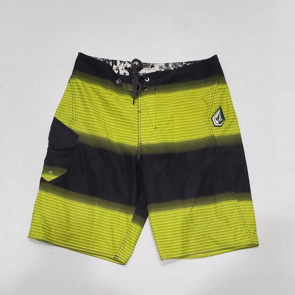 Volcom size 32 swim Trunks board shorts